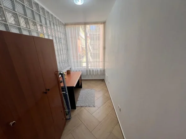 Tirane, jepet me qera apartament 2+1 Kati 5, 120 m² 600 € (don bosko)