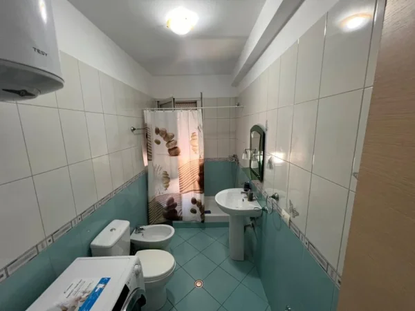 Tirane, jepet me qera apartament 2+1 Kati 5, 120 m² 600 € (don bosko)