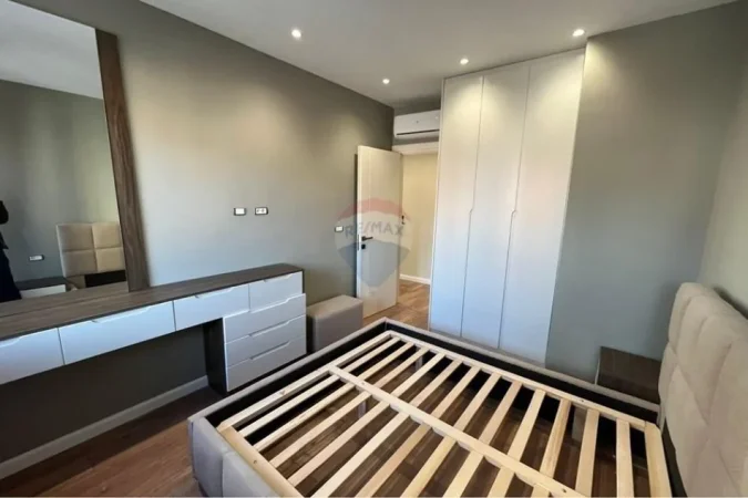 Tirane, shitet apartament 1+1 Kati 3, 57 m² 163.000 € (Mine Peza)