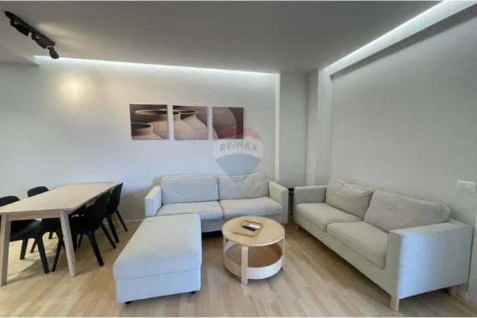 Vlore - Lungomare, shitet apartament 2+1 Kati 4, 73 m² 232.000 € (Rruga Dhimitër Konomi, Vlore)