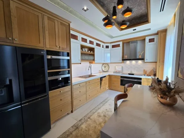 Tirane, shitet apartament 5+1+Aneks+Ballkon Kati 10, 436 m² 1.600.000 € (Square21)