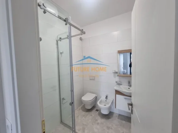 Tirane, jepet me qera apartament 2+1+Ballkon Kati 4, 93 m² 750 € (Kompleksi Erli)