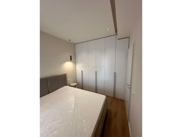 Tirane, shitet apartament 1+1 Kati 7, 53 m² 110.000 € (Ali Demi)