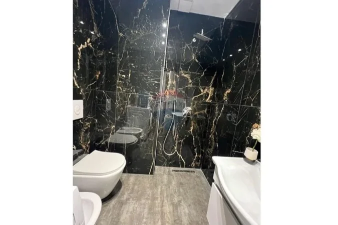 Tirane, shitet apartament 2+1 , 125 m² 378.000 € (Rruga Emin Duraku)