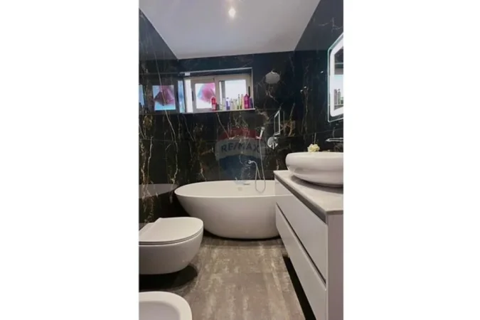 Tirane, shitet apartament 2+1 , 125 m² 378.000 € (Rruga Emin Duraku)