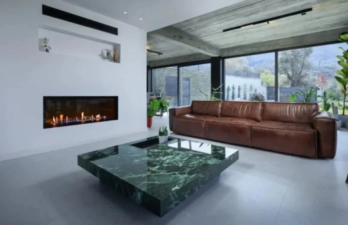 Vlore, shitet Vile 3+1+Ballkon , 420 m² 