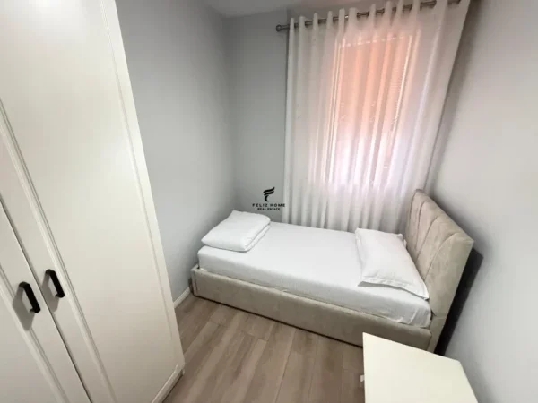 Tirane, jepet me qera apartament 2+1 Kati 3, 82 m² 1.200 € (BLLOKU)
