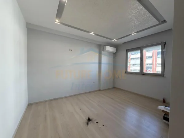 Tirane, Shitet Apartament 3+1, Unaza e Re/ Rotondo,  Kati 3, 142 m²,  221.000 €