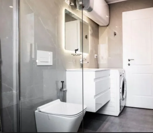 Tirane, jepet me qera apartament 1+1+Ballkon Kati 4, 60 m² 650 € (MINE PEZA)