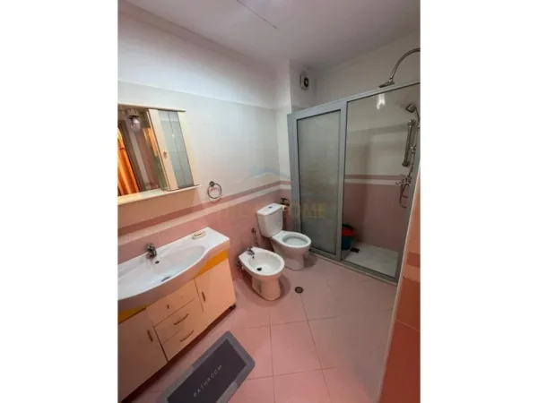 Tirane, jepet me qera apartament 1+1 Kati 2, 70 m² 500 € (ALIDEMI , Ngjitur me Fushen)