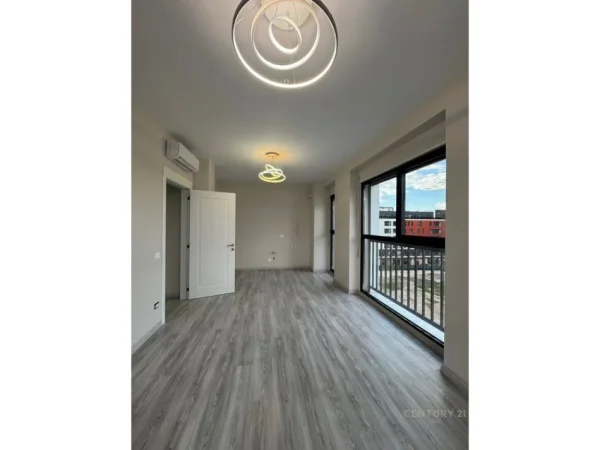 Tirane, jepet me qera zyre Kati 5, 500 € (Bulevardi i Ri)