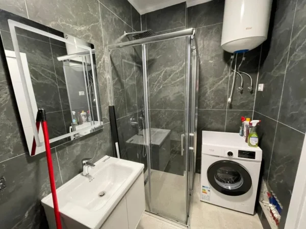 Tirane, jap me qera apartament 1+1+Aneks+Ballkon Kati 5, 68 m² 700 € (Rruga Jordan Misja)