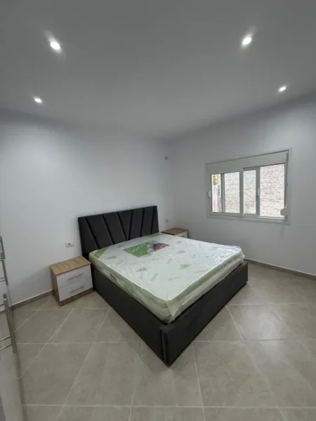 Vlore, shitet shtepi 1+1 Kati 0, 242 m² 115.000 € (Cole, rruga Enver JAho, Vlore)