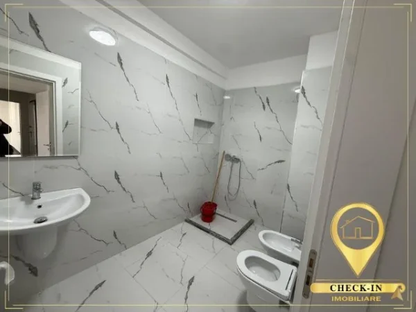 Tirane, jepet me qera apartament 2+1+Aneks+Ballkon Kati 5, 120 m² 880 € (Zogu i Zi)