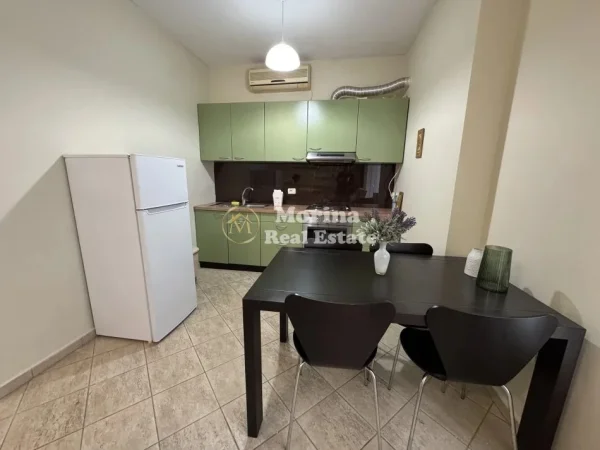 Tirane, jepet me qera apartament 1+1 Kati 3, 65 m² 550 € (Tregu Elektrik)