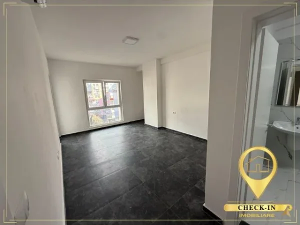 Tirane, jepet me qera zyre Kati 5, 120 m² 880 € (Zogu i Zi)