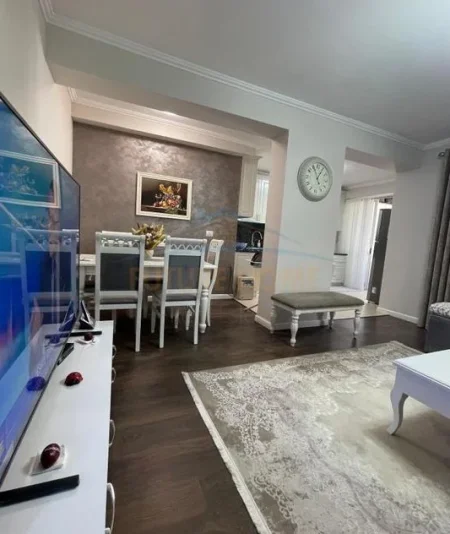 Tirane, qera apartament 2+1 Kati 4, 111 m² (rruga e barrikada)