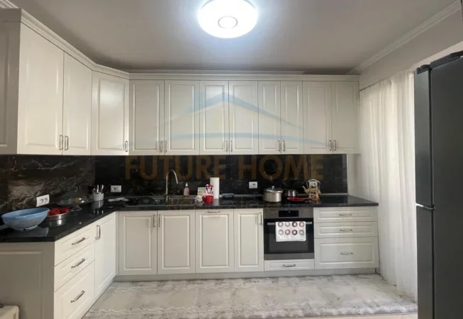 Tirane, qera apartament 2+1 Kati 4, 111 m² (rruga e barrikada)