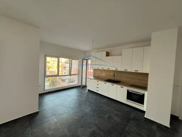 Tirane, shitet apartament 2+1+Ballkon Kati 4, 117 m² 290.000 € (Zogu i Zi)