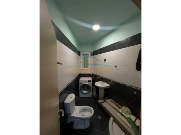 Tirane, jepet me qera apartament 2+1 Kati 2, 118 m² 650 € (kopshti botanik)
