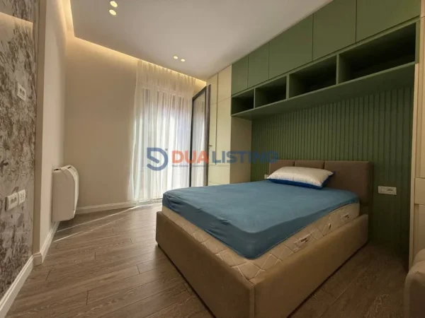 Tirane, jepet me qera apartament 2+1 , 100 m² 1.200 € (Teg)