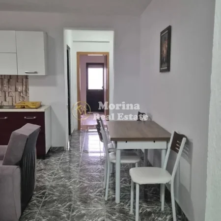 Tirane, jepet me qera apartament 2+1 Kati 4, 93 m² 600 € (Sheshi Willson)