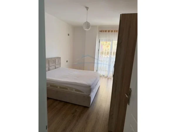 Tirane, jepet me qera apartament 1+1+Ballkon Kati 6, 74 m² 460 € (Astir)
