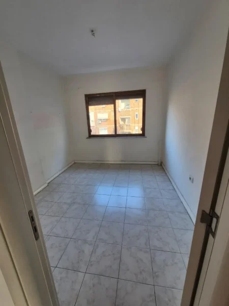 Tirane, shitet apartament 2+1+Aneks+Ballkon Kati 4, 69 m² 168.000 € (rruga myslym shyri)