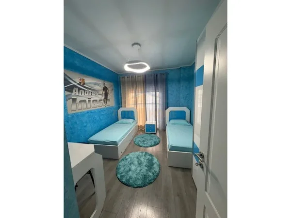 Tirane, jepet me qera apartament 3+1+Ballkon Kati 8, 153 m² 800 € (Astir)