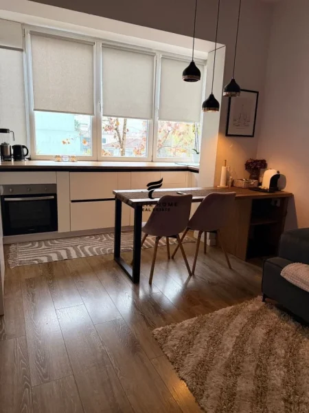 Tirane, jepet me qera apartament 2+1 , 80 m² 1.500 € (QENDER)