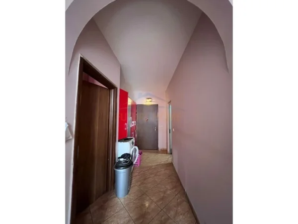 Tirane, shitet apartament 2+1+Ballkon Kati 3, 81 m² 210.000 € (21 Dhjetori)