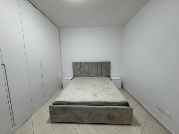 Tirane, jepet me qera apartament 1+1 Kati 1, 70 m² 450 € (TEODOR KEKO)