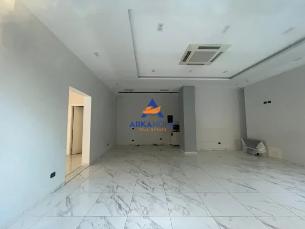 Tirane, jepet me qera ambjent biznesi Kati 0, 110 m² 2.500 € 