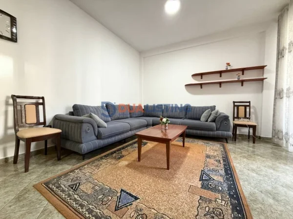 Tirane, jepet me qera apartament 3+1 , 100 m² 500 € (Kodra e Diellit)