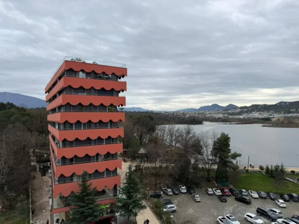 Tirane, shitet apartament 3+1+Ballkon Kati 9, 263 m²  (RRUGA “SAMI FRASHËRI”, PRANË LIQENIT ARTIFICIAL)