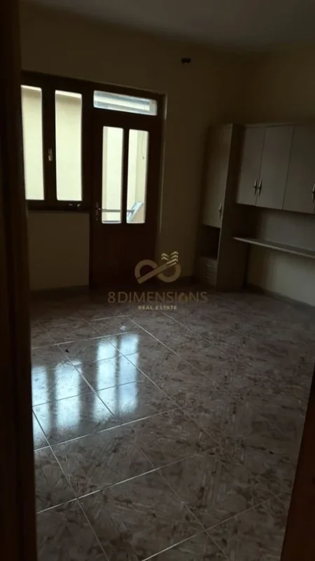 Tirane, jepet me qera Vile 3 Katshe Kati 0, 1.500 m² 2.000 € (allias)