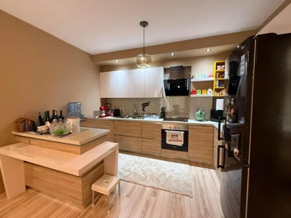 Tirane, shitet apartament 1+1 Kati 4, 98 m² 223.000 € (QYTETI STUDENTI)