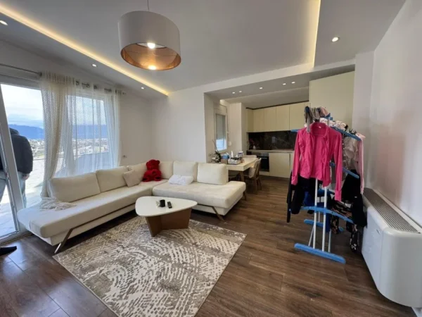 Tirane, shitet apartament+verande | Penthouse 1+1 Kati 5, 150 m² 250.000 € 