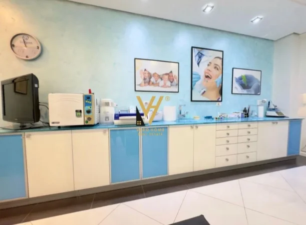 Tirane, jepet me qera ambjent biznesi, klinike dentare, Kati 1, 60 m² 800 € (TREGU ELEKTRIK)