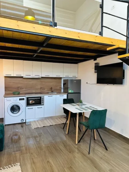 2 GARSIONERE ME QERA RRUGA DURRESIT 100.000 LEKE