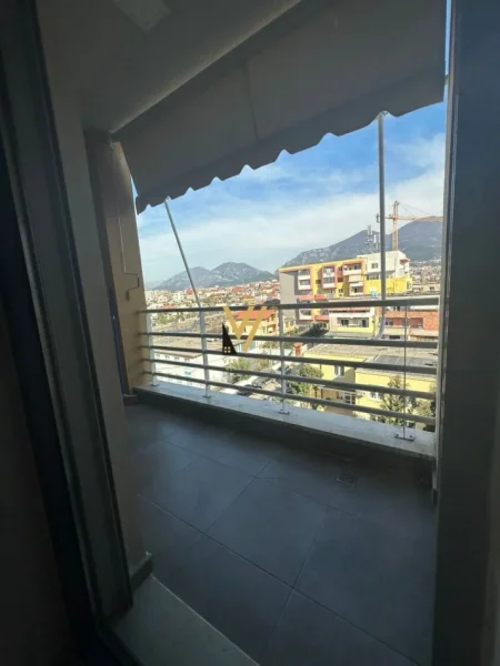 Tirane, shitet apartament 1+1+Ballkon Kati 4, 86 m² 200.000 € (ALI DEMI)