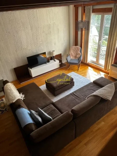 Tirane, jepet me qera apartament 4+1 Kati 1, 135 m² 1.100 € (PALLATI I BRIGADAVE)