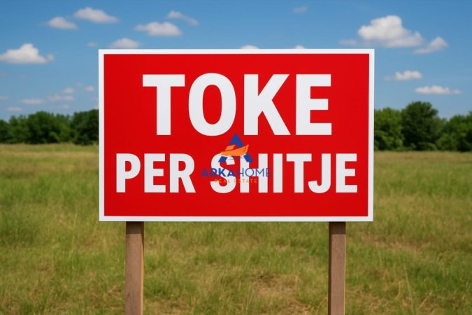 Tirane, shitet toke , 8.700 m² 300.000 € 
