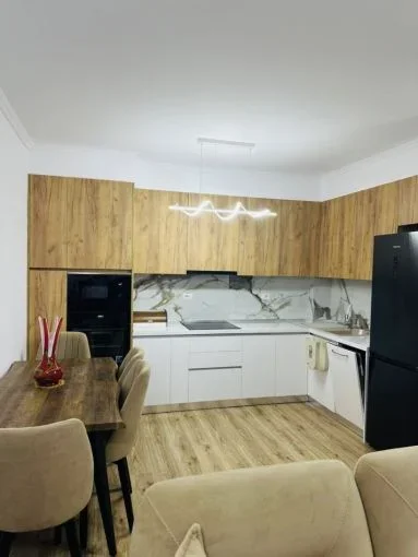 Tirane, jepet me qera apartament 1+1+Aneks+Ballkon Kati 5, 60 m² 520 € (yzberisht)