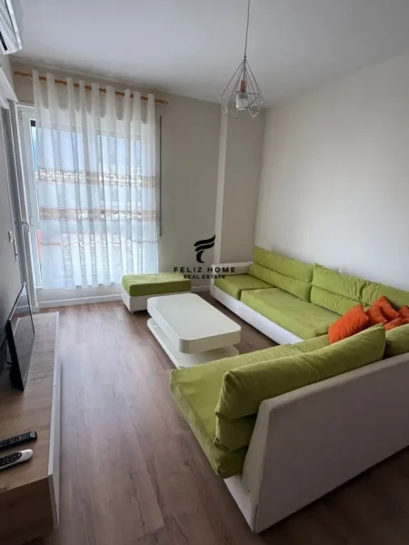 Tirane, jepet me qera apartament 1+1 Kati 2, 70 m² 550 € (5 MAJI)