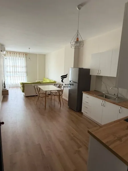 Tirane, jepet me qera apartament 1+1 Kati 2, 70 m² 550 € (5 MAJI)