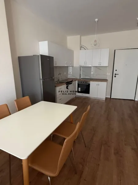 Tirane, jepet me qera apartament 1+1 Kati 2, 70 m² 550 € (5 MAJI)