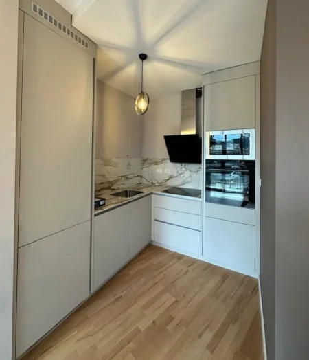 Tirane, jepet me qera apartament 2+1 Kati 4, 110 m² 1.800 € (LAKE VIEW REZIDENCE)