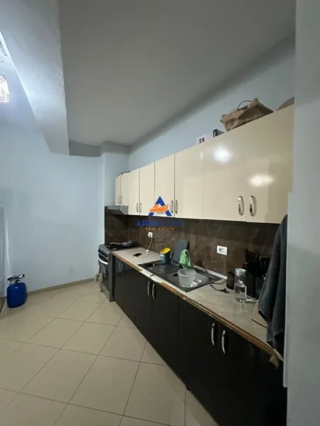Tirane, shitet apartament 1+1+Ballkon Kati 4, 60 m² 115.000 € 