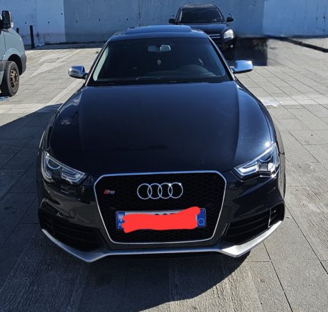 Tirane, shitet makine Audi A5 Look Rs5 Nafte, gri e erret automatik Klima 193.000 km 8.700 €